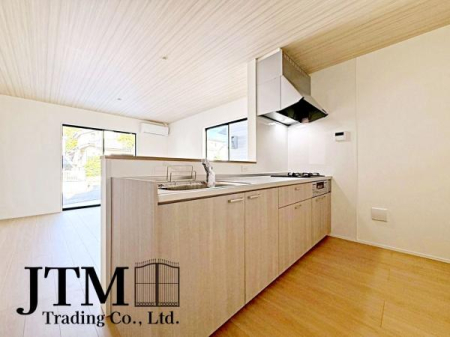 �L�b�`�� �������Ƒ��ƈꏏ�ɉ߂�����̂��ΖʃL�b�`���̖��́I�����̏o������b���Ȃ���ꏏ�ɂ��������y���ގ��Ԃ́A���R�ƏΊ炪���A�Ƒ����J��[�߂��؂ȂЂƂƂ��B�����̂������^�C������炵��L���ɍʂ�܂���