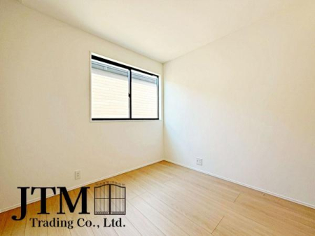 �q������ ���ʂ̂Ȃ��݌v�ƁA�v�Z���ꂽ�F�g���B���D���ȉƋ��A�[�g������ɂȂ�悤�ȁA�V���v���Ő�������Ԃł��B�u�����̍D����������Ɖf����I�v����ȕ�����T���Ă������ɂ����͂������ꎺ�ł���