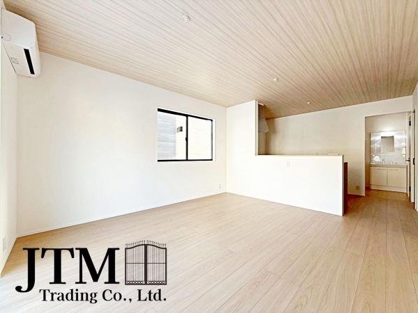 ���r���O �z������̗ǂ����r���O�́A���邭���������ɕ�܂ꂽ���S�n�̂�����Ԃł��B���R�Ȍ����������݁A�Ƒ��݂�Ȃ������b�N�X���ĉ߂�����ꏊ�ɂȂ�܂��B