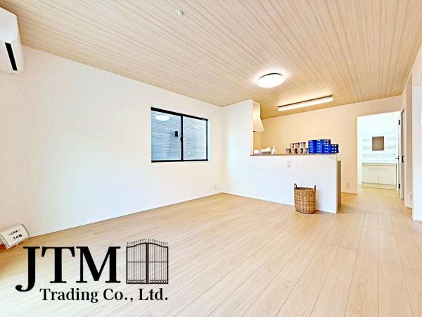 ���r���O �Z�������ł��A��������Ƒ��������ĐH�������Ē������Ƃ肠��傫���̃_�C�j���O�X�y�[�X�I�Ƒ��݂�ȂŃe�[�u�����͂ޑf�G�Ȏ��Ԃ��y����ŉ�������