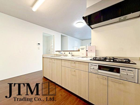 �L�b�`�� ���q�l���V�Ԏp�������Ȃ��炨�������\�ł��I�ڂƖڂ������A���q�l�����S���ă��r���O�ŗV�񂾂�A�h��₨�׋���������ł��܂��ˁ�
