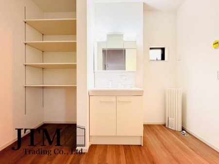 ���ʑ�E���ʏ� �^�I�����܁A���p�i�̃X�g�b�N�Ȃǂ�����������[�ł�����ʏ��B�g���������ɃT�b�Ǝ��o���āA���������B����̂��������|�C���g�ł����Ƒ��݂�Ȃ��g���₷���A�������̂����Ԃ��L�[�v�I