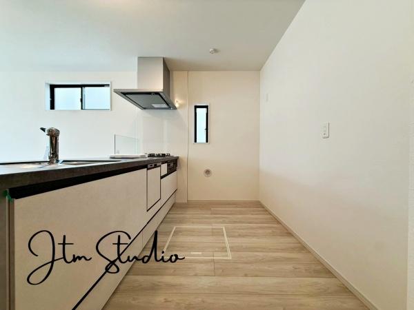 �L�b�`�� ��ƃX�y�[�X��傫���Ƃ����L�b�`�����v�w������ăL�b�`���ɗ����Ă����������₷����Ƃ肠��L���I�H��ނ���������ƕЕt�����[�͂����҂ł��܂���