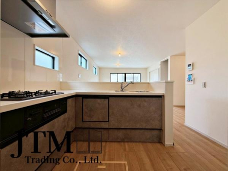 �L�b�`�� �ΖʃL�b�`���ł́A���q�l���V�Ԏp�������Ȃ��炨�������\�ł��I�ڂƖڂ������A���q�l�����S���ă��r���O�ŗV�񂾂�A�h��₨�׋���������ł��܂��ˁ􂲉Ƒ��l�^�C�������y���݂܂��傤��