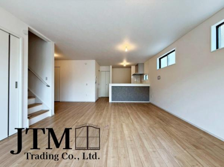 ���r���O �z������̗ǂ����Ԃ́A���邭���������ɕ�܂ꂽ���S�n�̂�����Ԃł��B���R�Ȍ����������݁A�Ƒ��݂�Ȃ������b�N�X���ĉ߂�����ꏊ�ɂȂ�܂��B
