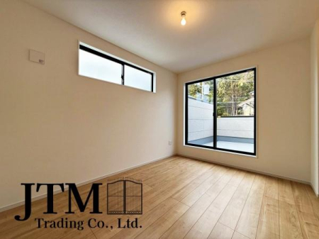 �Q�� �傫�ȑ�����̌����ӂ�閾�邢��ԁA������芰����e���̋�Ԃł���v���C�x�[�g�^�C�������D��ɉ��₩�Ɂc�B�������������͋C��a���܂���