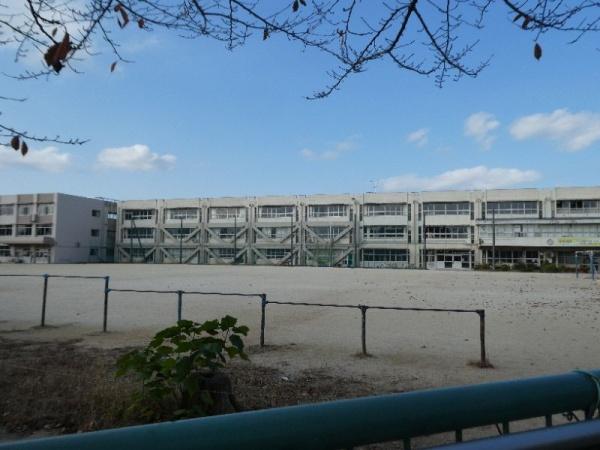 ���ӊ� �y���w�Z�z���ˎs�����ؓ����w�Z�F350m