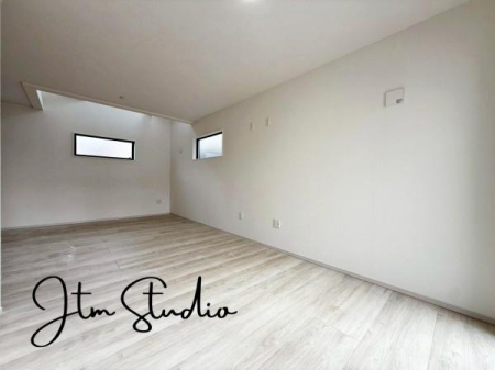 ���r���O �Z�������ł��A��������Ƒ��������ĐH�������Ē������Ƃ肠��傫���̃_�C�j���O�X�y�[�X�I�Ƒ��݂�ȂŃe�[�u�����͂ޑf�G�Ȏ��Ԃ��y����ŉ�������