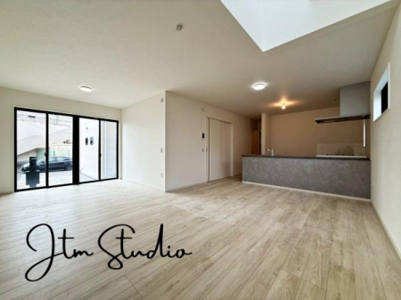 ���r���O �L���ɉ����A�����炽���Ղ��������̂ŁA��������邭�ċC�����̂������r���O�Ɏd�オ��܂��B��Ԃɗ]�T�����邾���łȂ��A�����́h���h�������Ă���܂��B�����̎��Ԃ���������ґ�ɂȂ�܂����