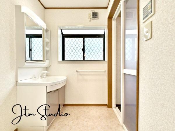 ���ʑ�E���ʏ� �����t���Ŗ��邭���ʂ��̗ǂ����ʎ��́A���C�����₷�������Ȋ���ۂ��₷���̂����́��Ɨ����ʑ�͎g���₷���ɗD��A���[�͂��\���I�����̐g�x�x�����K�ɂł���֗��ȋ�ԂŁA�Z���������X���[�Y�ɉ߂����܂���