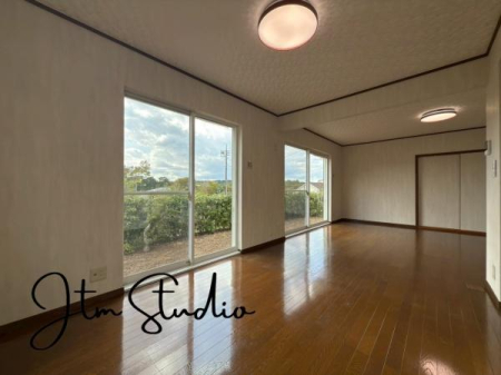 ���r���O �����ɂ݂͂�Ȃ��W���A�H���Ɗy������b���n�܂�B�b�ɖ����ɂȂ肷���āA��������Y��锼�߂��ɂȂ��Ă��܂��B����ȑ��̊Ԃ̍K�������������Ă����ꏊ�ł��肽����