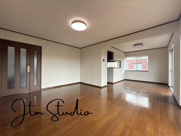 ���r���O �_�C�j���O�e�[�u���E�\�t�@�[�Z�b�g�E�s�u�{�[�h������Ƃ�������Ĕz�u�ł���L���ł��B�Ƌ�̃��C�A�E�g���V�����X�^�[�g�̊y���݂̈�ł��ˁ�