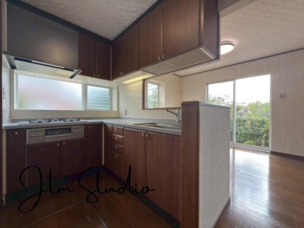 �L�b�`�� ���Ƒ����߂��Ɋ�������L�b�`���������������Ƒ��c�R�^�C���ł�����[�����Ղ�Ȃ̂ŗ������⒲�����ȂǍׂ��ȕ����X�b�L���Еt���܂���