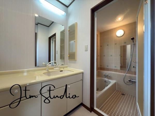 ���ʑ�E���ʏ� �^�I�����܁A���p�i�̃X�g�b�N�Ȃǂ�����������[�ł�����ʏ��B�g���������ɃT�b�Ǝ��o���āA���������B����̂��������|�C���g�ł����Ƒ��݂�Ȃ��g���₷���A�������̂����Ԃ��L�[�v�I