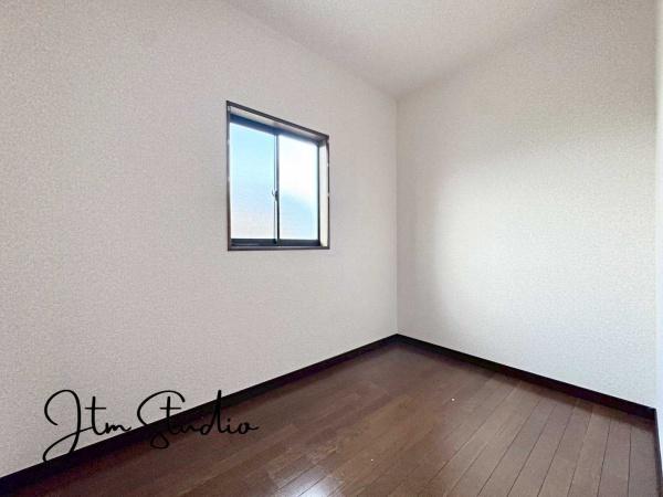 ���[ ���[�X�y�[�X�Ƃ��Ă����łȂ��A���ւ��̋�ԂƂ��Ă����p�ł���[�ˁB�W�����������Ԃ␮�����ڂ��X���[�Y�ɂł��A���ړI�Ɋ��􂷂�֗��ȃX�y�[�X�ł��B��炵�ɍ��킹�����R�Ȏg�������\�ł���