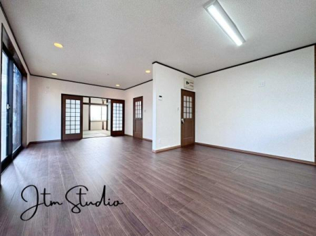 ���r���O �����ɂ݂͂�Ȃ��W���A�H���Ɗy������b���n�܂�B�b�ɖ����ɂȂ肷���āA��������Y��锼�߂��ɂȂ��Ă��܂��B����ȑ��̊Ԃ̍K�������������Ă����ꏊ�ł��肽����