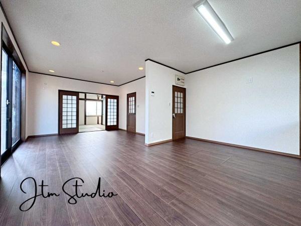 ���r���O �����ɂ݂͂�Ȃ��W���A�H���Ɗy������b���n�܂�B�b�ɖ����ɂȂ肷���āA��������Y��锼�߂��ɂȂ��Ă��܂��B����ȑ��̊Ԃ̍K�������������Ă����ꏊ�ł��肽����