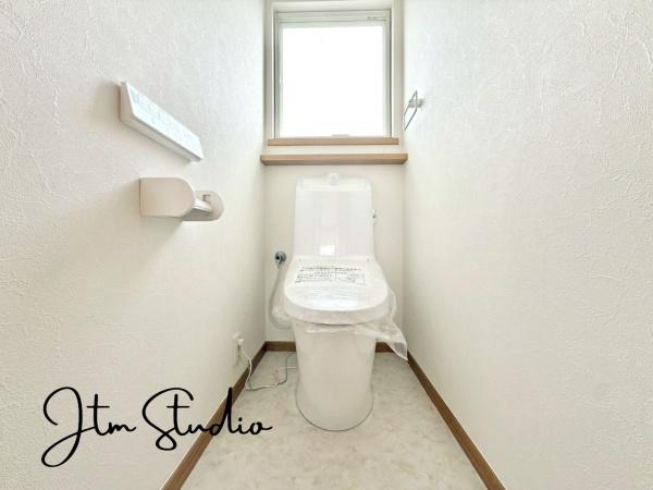 �g�C�� ��C�̊��C�Ƒ�����̌��̖��邳�ɔz�������������̂���g�C�����������̍D���ȃA���}��F���܂�u���ė���������Ԃ����o�A��l�ɂȂ���Ԃł�����A�����b�N�X�������ł��ˁ�