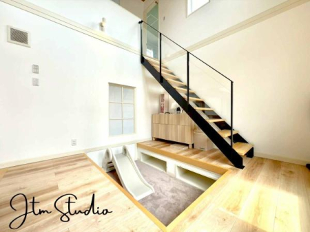 ���r���O ���r���O�K�i�Ȃ̂ł��q�l���傫���Ȃ��Ă��R�~���j�P�[�V�����̎��₷���Ԏ���Ƒ��̏W�܂邨�����̒��S�A�Ƒ�����������킹�邱�Ƃ��ł��܂��ˁ�