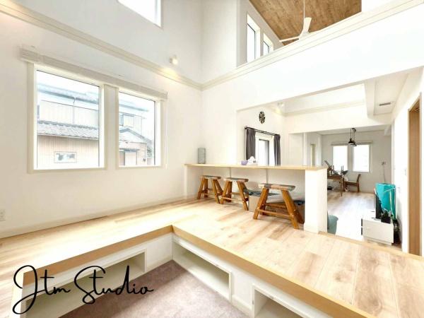 ���r���O �傫�ȑ�����̌����ӂ�閾�邢��ԁA���S�n�ǂ��A������芰����e���̋�Ԃł�����ۂɂ����ɂȂ��ăC���e���A�̑z����c��܂���̂��y�����ł��ˁ�