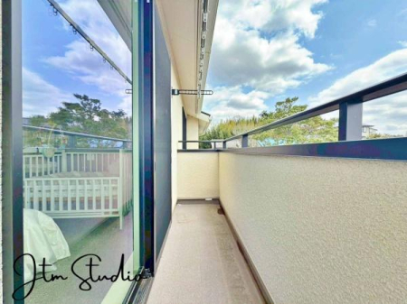 �o���R�j�[ ��ɑ傫���ʂ����o���R�j�[�͑��z�̉����ȉ�������߂������ς��󂯎~�߂Ă���܂��B���z�̌��Ƒu�₩�ȕ����󂯂������󕨂͂����Ƃ����ԂɊ����A��肱�ގ��ɂ͑��z�̓�����������ꂻ���ł��ˁB