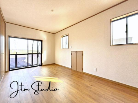 �q������ ���邢���R��������m����ǂ�ȃC���e���A�ɂ���̂��l����̂��y�����ł��ˁ��傫�ȑ�����̌����ӂ�閾�邢��ԁA���S�n�ǂ��A������芰����e���̋�Ԃł���