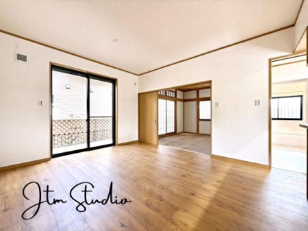 ���r���O ����̒��ő����̎��Ԃ��߂����ƂɂȂ郊�r���O�_�C�j���O�����炱���A�������₩�ȋ�Ԃł��邱�Ƃ��K�R�B�u�₩�Ȓʕ��ƍ̌��𑶕��Ɋ����鎖���o�����Ԃł���