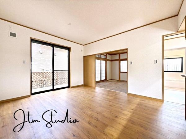 ���r���O ����̒��ő����̎��Ԃ��߂����ƂɂȂ郊�r���O�_�C�j���O�����炱���A�������₩�ȋ�Ԃł��邱�Ƃ��K�R�B�u�₩�Ȓʕ��ƍ̌��𑶕��Ɋ����鎖���o�����Ԃł���