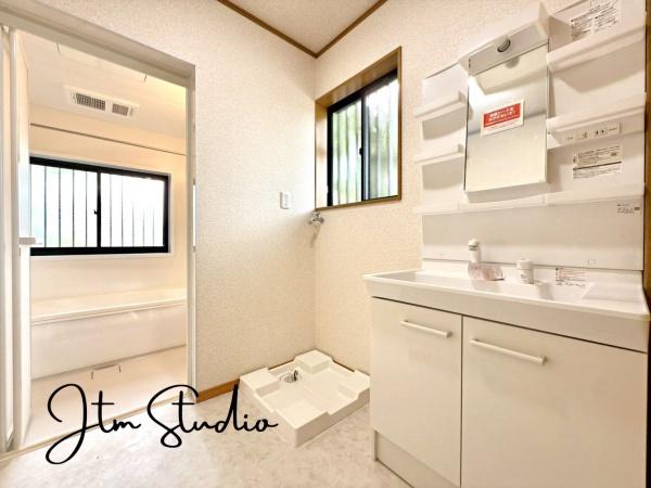 ���ʑ�E���ʏ� �����t���̖��邢���ʎ��́A���C�������ɓ���ւ����ł��Đ����ɕۂ��Ƃ��ł��܂��I���ʉ��ϑ�́A���[�X�y�[�X���[���􏬕��Ȃǂ��X�b�L���ЂÂ��邱�Ƃ��o���܂���