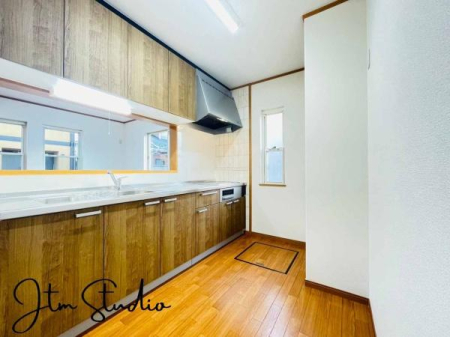 �L�b�`�� �������Ƒ��ƈꏏ�ɉ߂�����̂��ΖʃL�b�`���̖��́I�����̏o������b���Ȃ���A�ꏏ�ɂ����������Ȃ���c�������Ƒ��̏Ί炪�߂��ɂ���܂��I