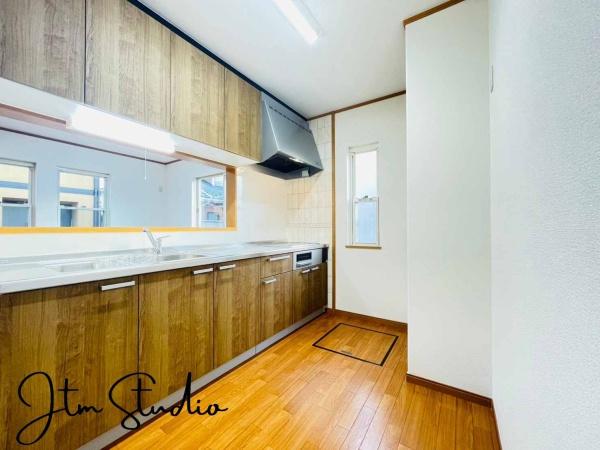 �L�b�`�� �������Ƒ��ƈꏏ�ɉ߂�����̂��ΖʃL�b�`���̖��́I�����̏o������b���Ȃ���A�ꏏ�ɂ����������Ȃ���c�������Ƒ��̏Ί炪�߂��ɂ���܂��I