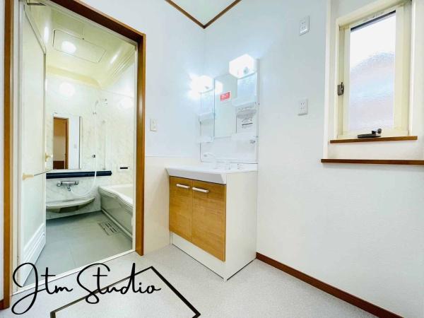 ���ʑ�E���ʏ� �����t���̖��邢���ʎ��́A���C�������ɓ���ւ����ł��Đ����ɕۂ��Ƃ��ł��܂��I���ʉ��ϑ�́A���[�X�y�[�X���[���􏬕��Ȃǂ��X�b�L���ЂÂ��邱�Ƃ��o���܂���