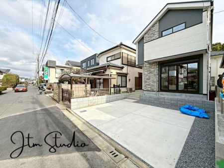 ���ԏ� ���ӊ����ꏏ�ɂ��ē��������܂���
�ʐ^�Ō���̂Ǝ��ی���̂Ƃł͕��͋C���ς��܂���
���C�y�ɂ��A������������