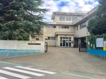 ���ӊ� �y���w�Z�z���ˎs����Օ���O���w�Z�F260m