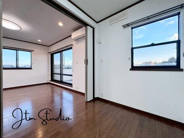 �m�� ���r���O���̖�3.8���̃T�[�r�X���[����d�����ɏW���ł��闝�z�I�ȋ�Ԃł����e�����[�N�ɂ��œK�ŁA���������̎��Ԃ��؂ɂ��������Ƒ��ɂ������߂ł��B�������������ŁA���X�̐����ɂ�Ƃ����