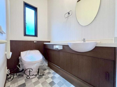 �g�C�� ��C�̊��C�Ƒ�����̌��̖��邳�ɔz�������������̂���g�C�����������̍D���ȃA���}��F���܂�u���ė���������Ԃ����o�A��l�ɂȂ���Ԃł�����A�����b�N�X�������ł��ˁ�