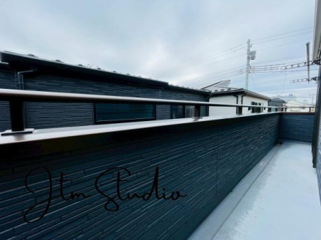 �o���R�j�[ �u�₩�ȕ����S�n�悭����������A�J���I�ȃo���R�j�[�B���̓R�[�q�[��Ў�ɐ[�ċz�A��͐���𒭂߂Ȃ���ق��ƈꑧ�B���X�̕�炵�ɂ�����Ƃ������ʊ����v���X���Ă����A����ȋ�Ԃ������ɂ͂���܂��B