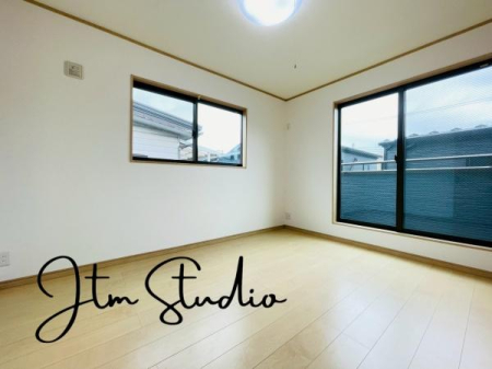 �m�� 2�ʍ̌����m�ۂ������邢�����́A���ʂ����ǂ��A��ϋ��S�n�̗ǂ���Ԃł��B
�傫�ȑ�����̌����ӂ�閾�邢��ԁA���S�n�ǂ��A������芰����e���̋�Ԃł���