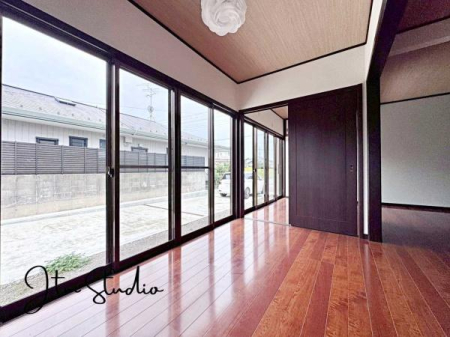 ���r���O �Z�������ł��A��������Ƒ��������ĐH�������Ē������Ƃ肠��傫���̃_�C�j���O�X�y�[�X�I�Ƒ��݂�ȂŃe�[�u�����͂ޑf�G�Ȏ��Ԃ��y����ŉ�������