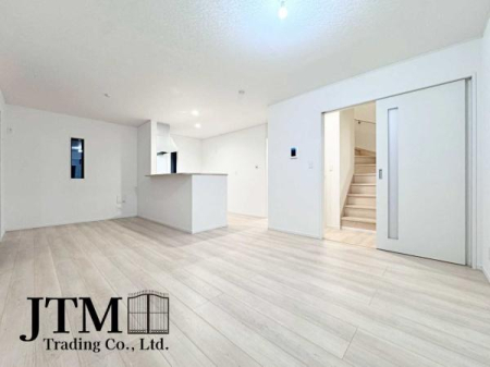 ���r���O ����̒��ő����̎��Ԃ��߂����ƂɂȂ郊�r���O�_�C�j���O�����炱���A�������₩�ȋ�Ԃł��邱�Ƃ��K�R�B�u�₩�Ȓʕ��ƍ̌��𑶕��Ɋ����鎖���o�����Ԃł���