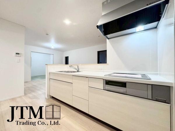 �L�b�`�� �ΖʃL�b�`���ł́A���q�l���V�Ԏp�������Ȃ��炨�������\�ł��I�ڂƖڂ������A���q�l�����S���ă��r���O�ŗV�񂾂�A�h��₨�׋���������ł��܂��ˁ􂲉Ƒ��l�^�C�������y���݂܂��傤��