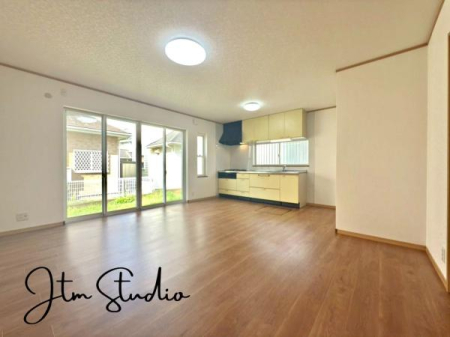 ���r���O �Z�������ł��A��������Ƒ��������ĐH�������Ē������Ƃ肠��傫���̃_�C�j���O�X�y�[�X�I�Ƒ��݂�ȂŃe�[�u�����͂ޑf�G�Ȏ��Ԃ��y����ŉ�������