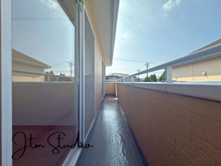 �Z�˂���̒��]�ʐ^ �J�����̂��钭�]�����͂ɂ͍����������Ȃ��A�󂪍L���J����������A�z�������傫���Ղ��邱�Ƃ�����܂���I�C�����̗ǂ������ʂ蔲����X���݂ł���