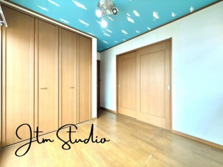 �q������ ���q�l�̐����Ƌ��Ɂu�Z�܂����v���ω����Ă����܂��B�����ɂ̓N���[�[�b�g���������A���R�x�̍����Ƌ�̔z�u�������V���v���ȋ�Ԃł���