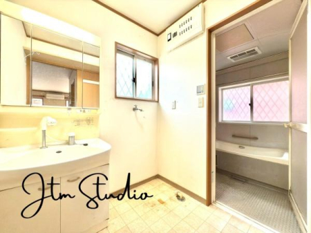 ���ʑ�E���ʏ� �����t���Ŗ��邭���ʂ��̗ǂ����ʎ��́A���C�����₷�������Ȋ���ۂ��₷���̂����́��Ɨ����ʑ�͎g���₷���ɗD��A���[�͂��\���I�����̐g�x�x�����K�ɂł���֗��ȋ�ԂŁA�Z���������X���[�Y�ɉ߂����܂���