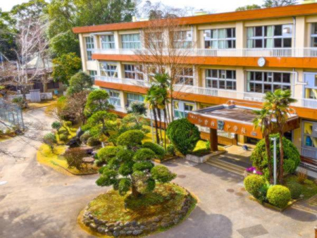 ���ӊ� �y���w�Z�z��t�s�����]�����w�Z�F1600m