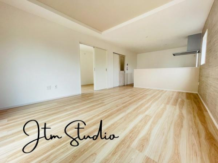 ���r���O �����ɂ݂͂�Ȃ��W���A�H���Ɗy������b���n�܂�B�b�ɖ����ɂȂ肷���āA��������Y��锼�߂��ɂȂ��Ă��܂��B����ȑ��̊Ԃ̍K�������������Ă����ꏊ�ł��肽����