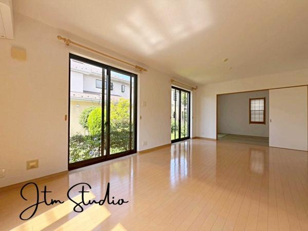 ���r���O �Z�������ł��A��������Ƒ��������ĐH�������Ē������Ƃ肠��傫���̃_�C�j���O�X�y�[�X�I�Ƒ��݂�ȂŃe�[�u�����͂ޑf�G�Ȏ��Ԃ��y����ŉ�������