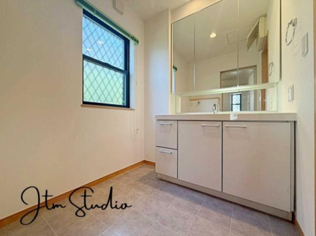 ���ʑ�E���ʏ� �����Ղ�̎��[��݂������ʑ�ŉ��K�ȕ�炵���B�R�X������D���ȉ��l���A���q�͍�������l�l�������Ƃ�����������������[�͂ł������̖Z�������Ԃł��g�x�x�������X���[�Y��