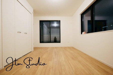 �Q�� �傫�ȑ�����̌����ӂ�閾�邢��ԁA������芰����e���̋�Ԃł���v���C�x�[�g�^�C�������D��ɉ��₩�Ɂc�B�������������͋C��a���܂���